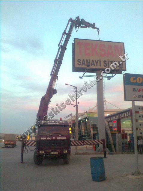 30 Ton Hiab Çift Kırma Vinç Kiralama